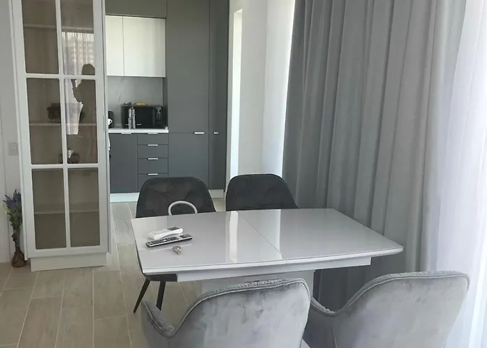 Anais Floor Bel Air Luxury Nord ママイア